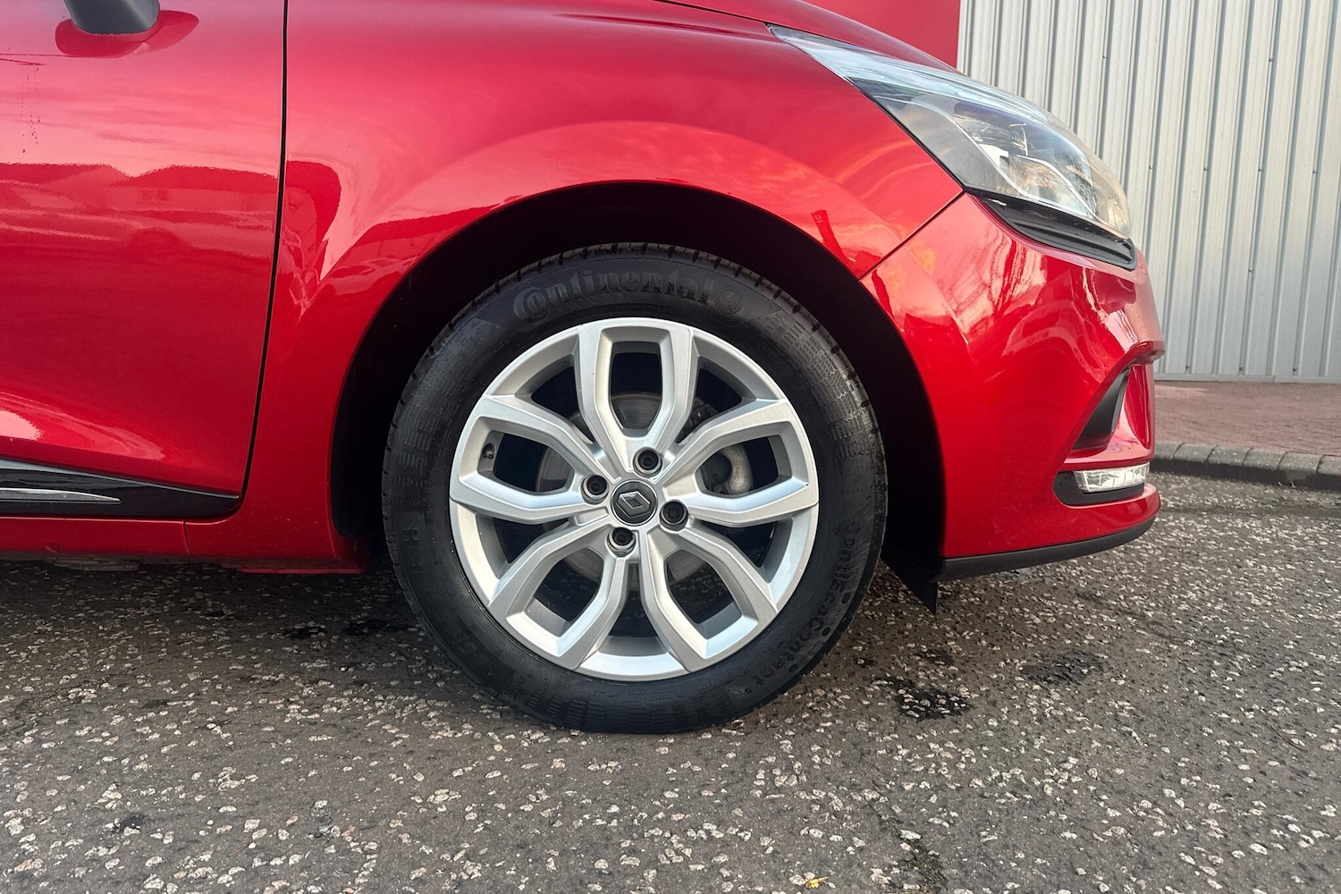 Used Renault Clio 2018 for sale - 76398242: Photo 5