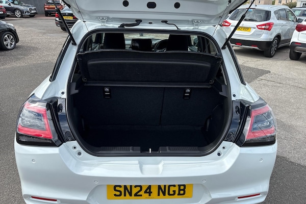 Used Suzuki Swift 2024 for sale - 76227275: Photo 9