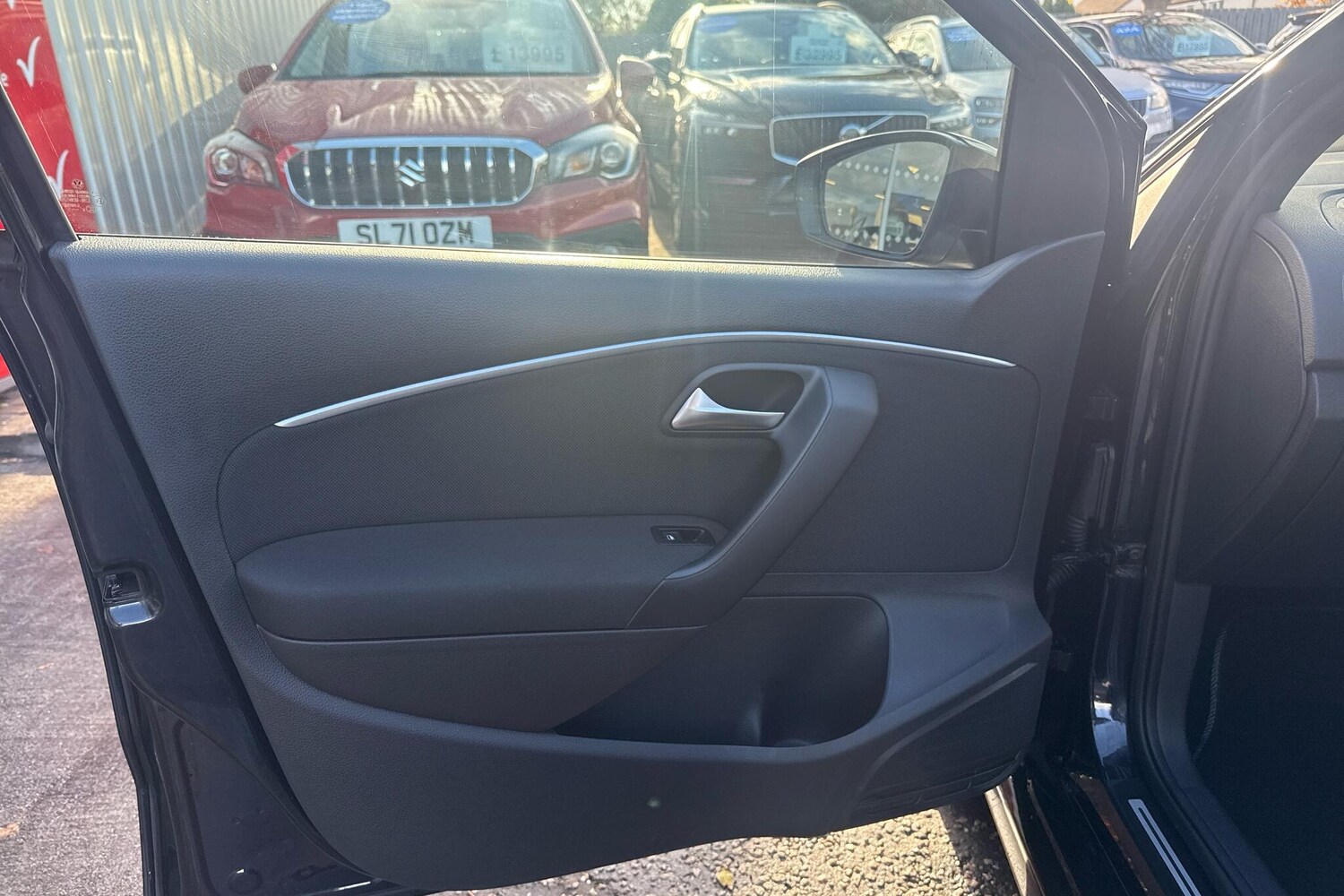 Used Volkswagen Polo 2015 for sale - 76326829: Photo 11