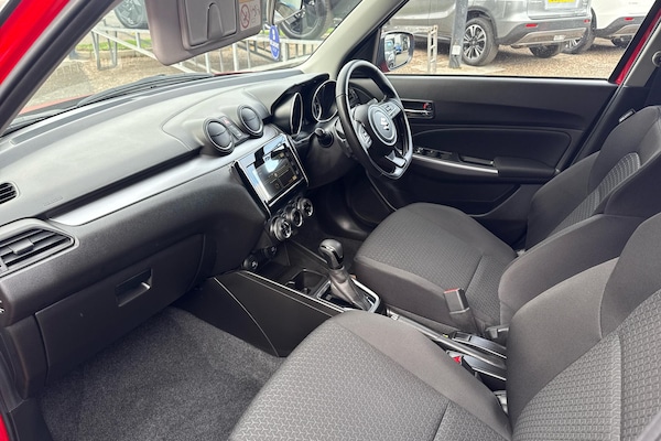Used Suzuki Swift 2021 for sale - 76227658: Photo 2