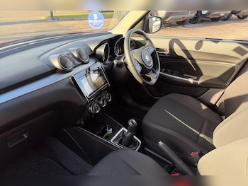 Used Suzuki Swift 2022 for sale - 76337592: Photo