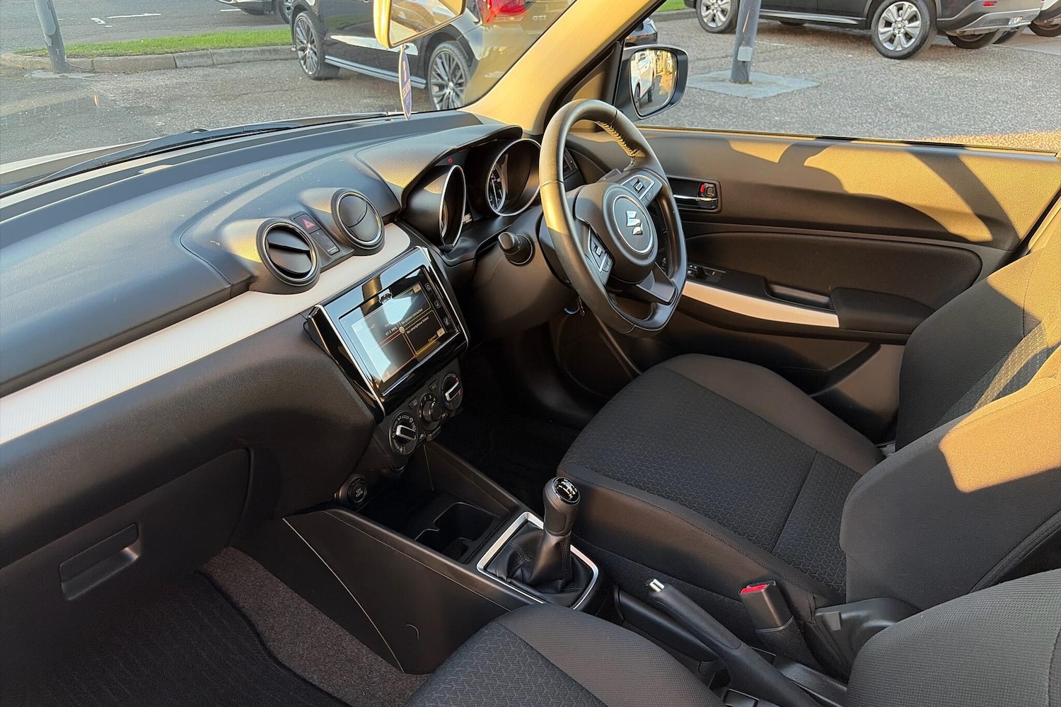 Used Suzuki Swift 2023 for sale - 76336599: Photo 2