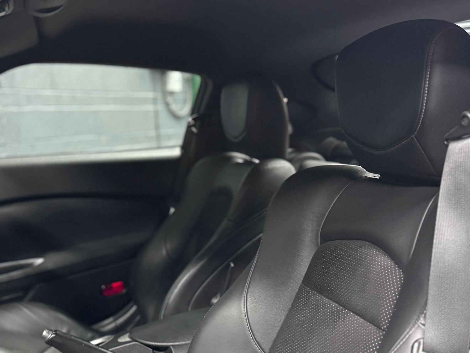 Used Nissan 370 Z 2011 for sale - 76793643: Photo 33