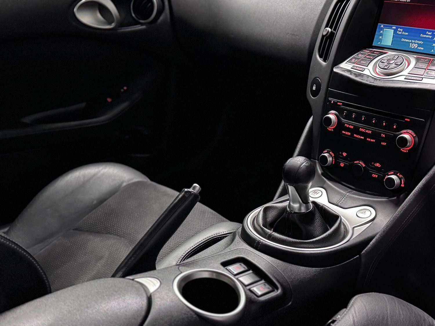 Used Nissan 370 Z 2011 for sale - 76793643: Photo 42