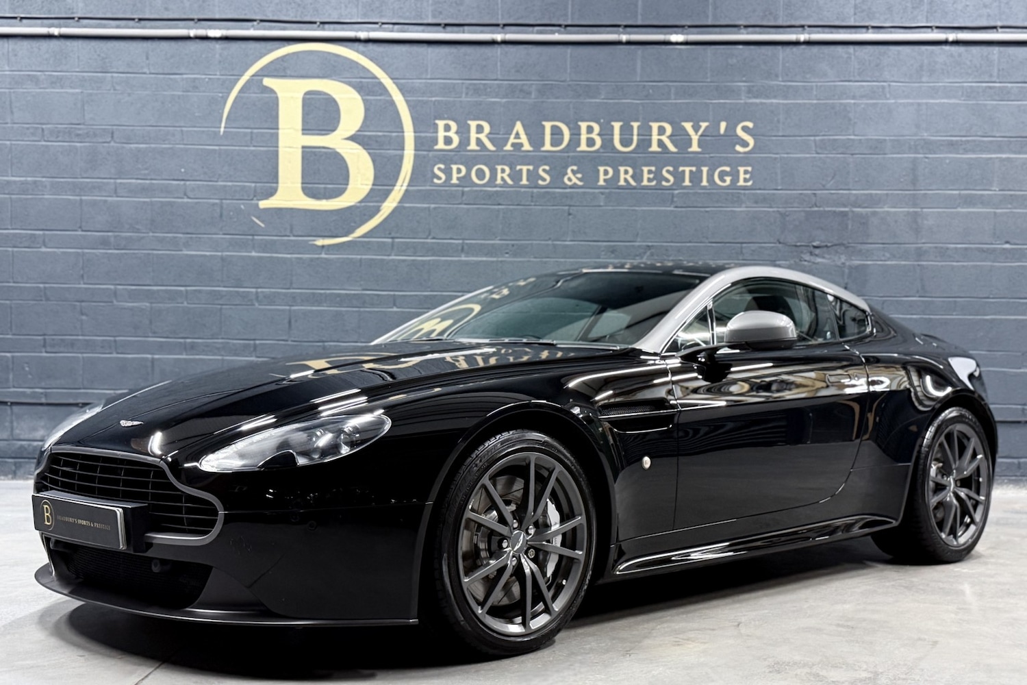 Used Aston Martin Vantage 2015 for sale - 77261678: Photo 11