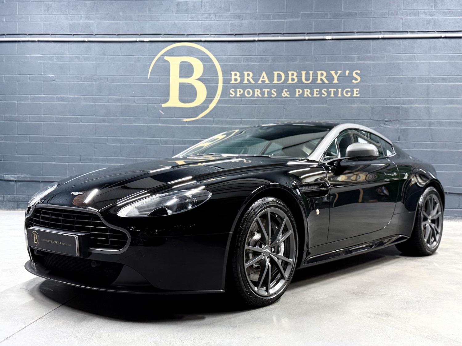 Used Aston Martin Vantage 2015 for sale - 77261678: Photo 16