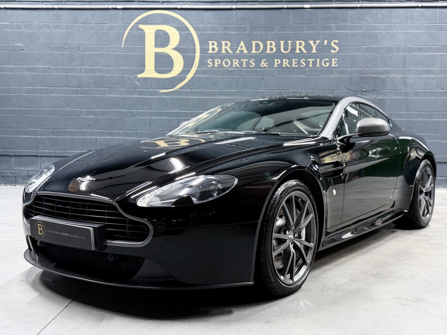 Used Aston Martin Vantage 2015 for sale - 77261678: Photo 18