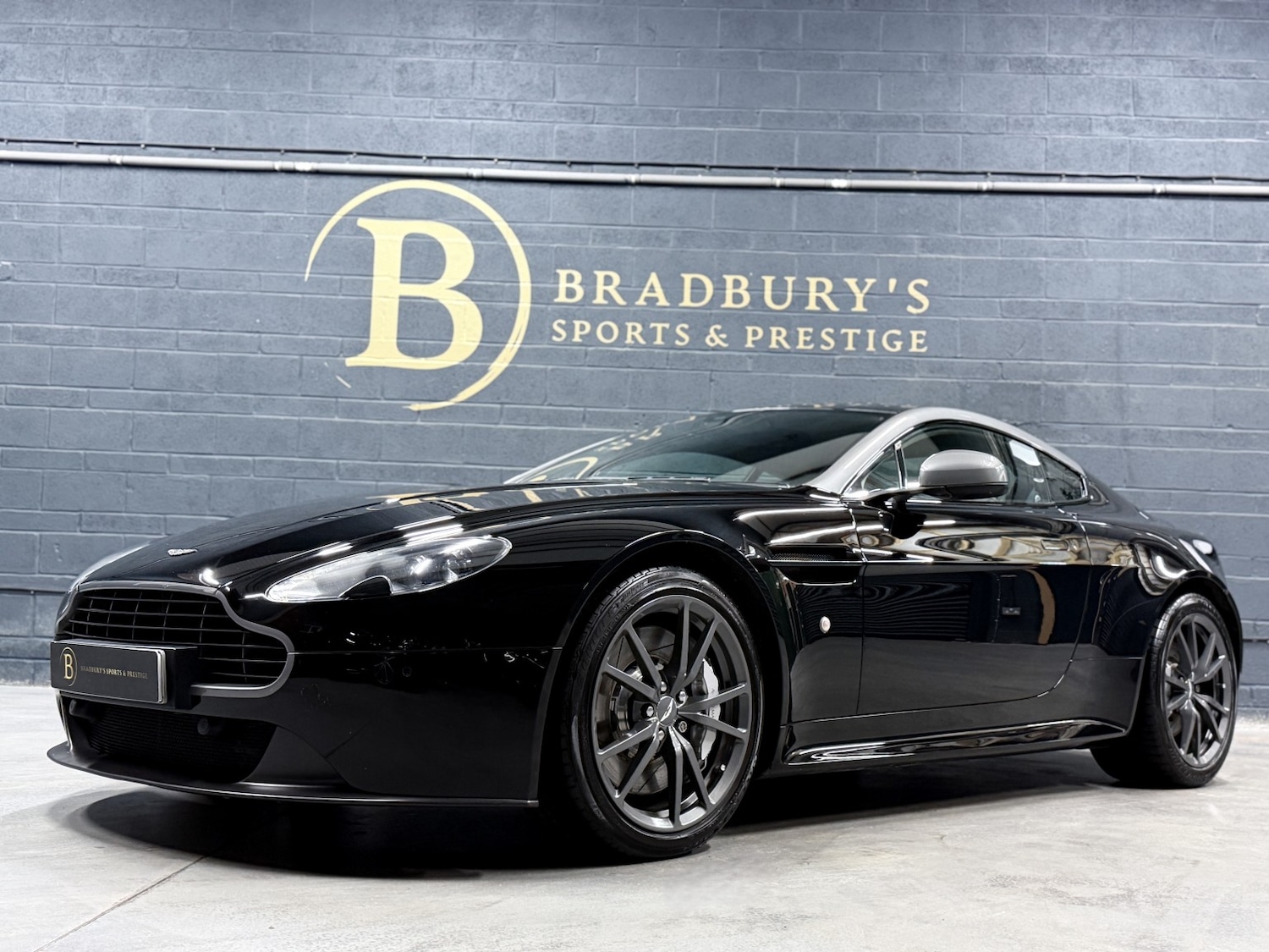 Used Aston Martin Vantage 2015 for sale - 77261678: Photo 31