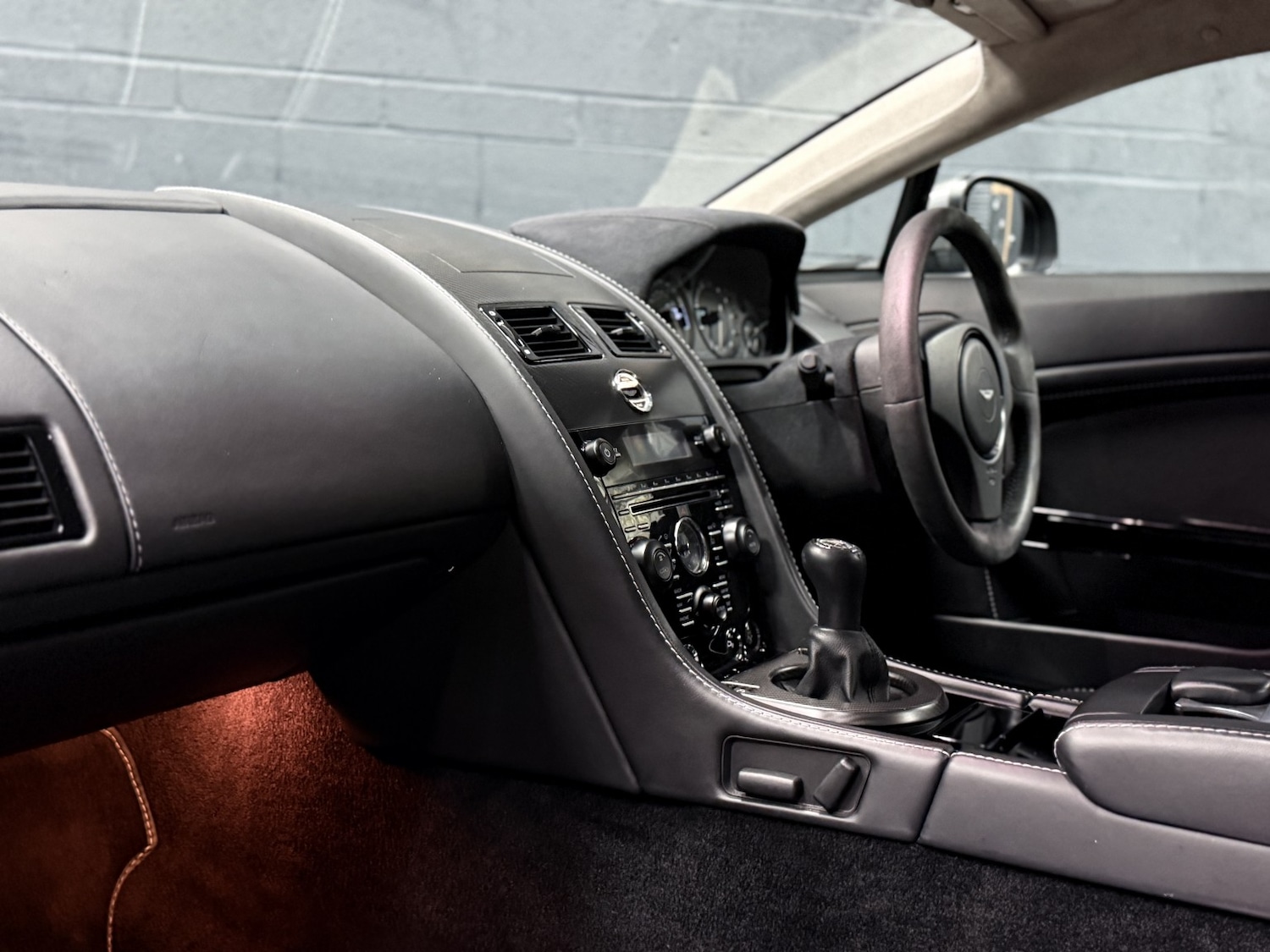 Used Aston Martin Vantage 2015 for sale - 77261678: Photo 38