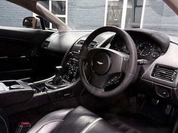 Used Aston Martin Vantage 2015 for sale - 77261678: Photo