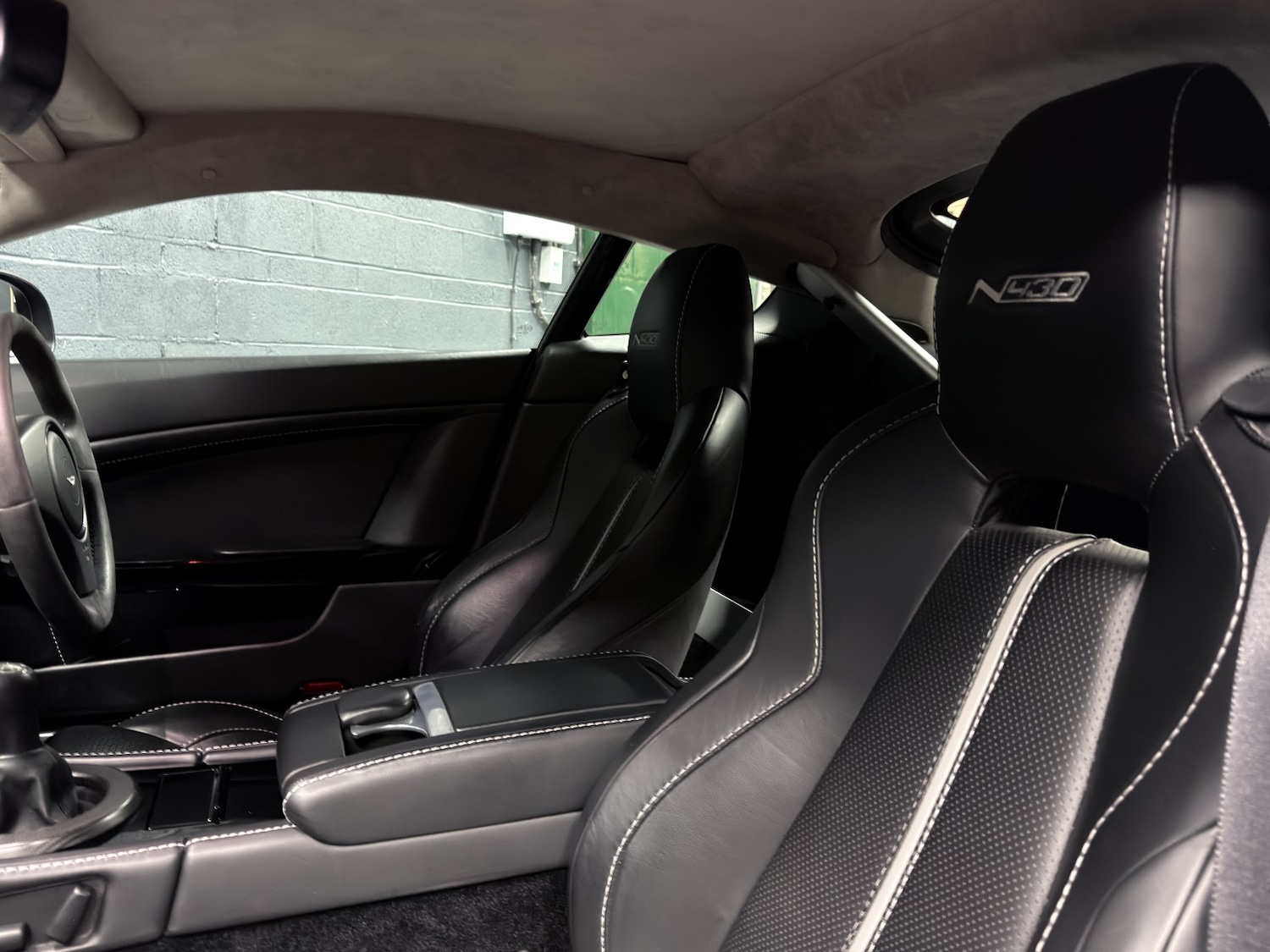 Used Aston Martin Vantage 2015 for sale - 77261678: Photo 40