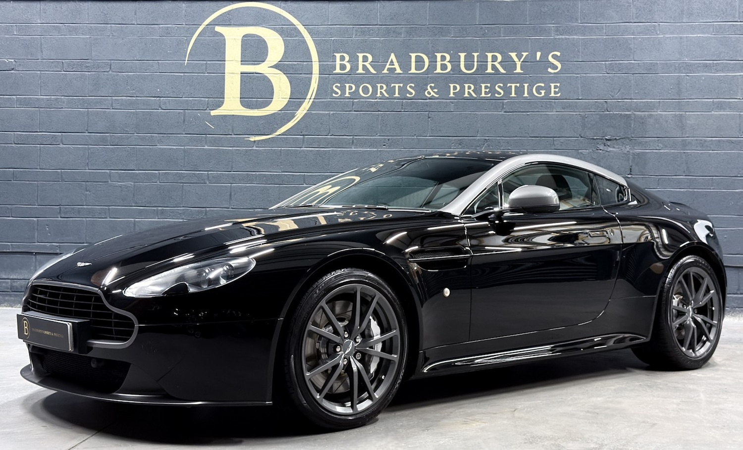 Used Aston Martin Vantage 2015 for sale - 77261678: Photo 5