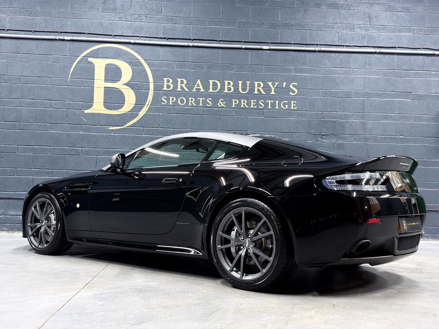 Used Aston Martin Vantage 2015 for sale - 77261678: Photo 50