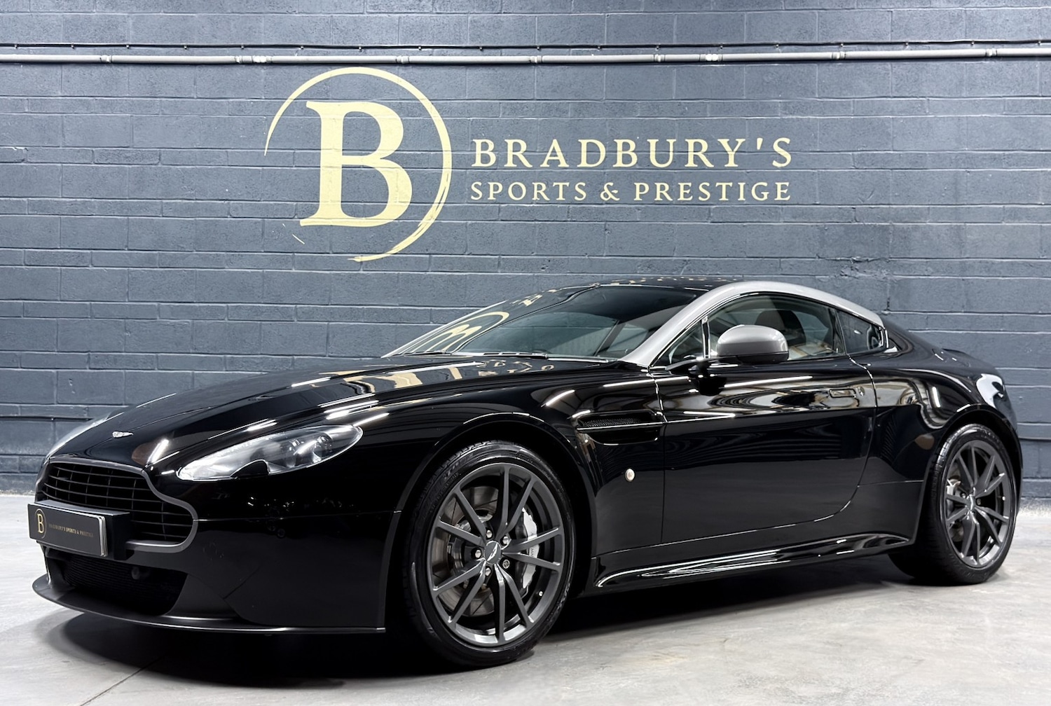 Used Aston Martin Vantage 2015 for sale - 77567517: Photo 10