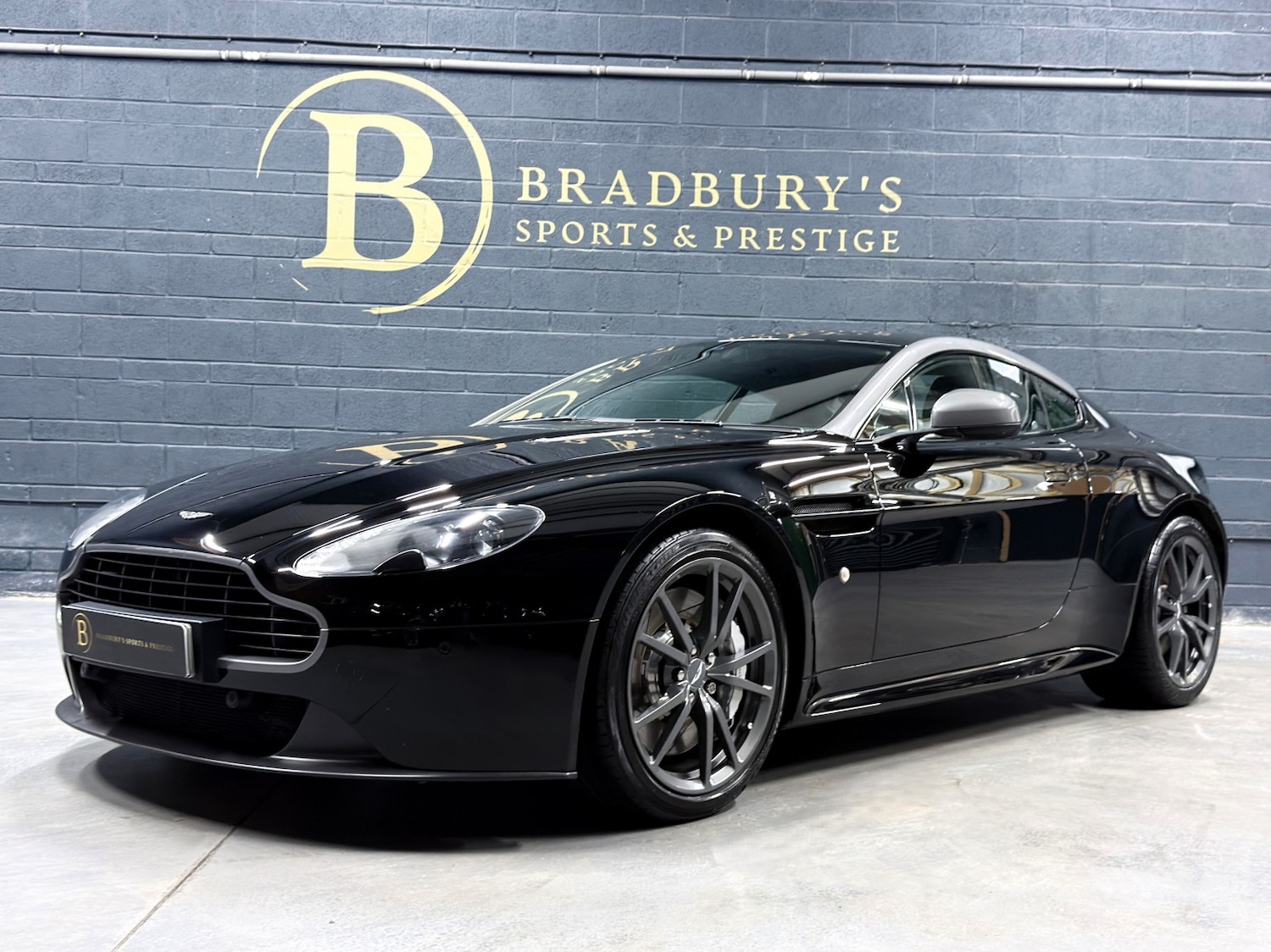 Used Aston Martin Vantage 2015 for sale - 77567517: Photo 12