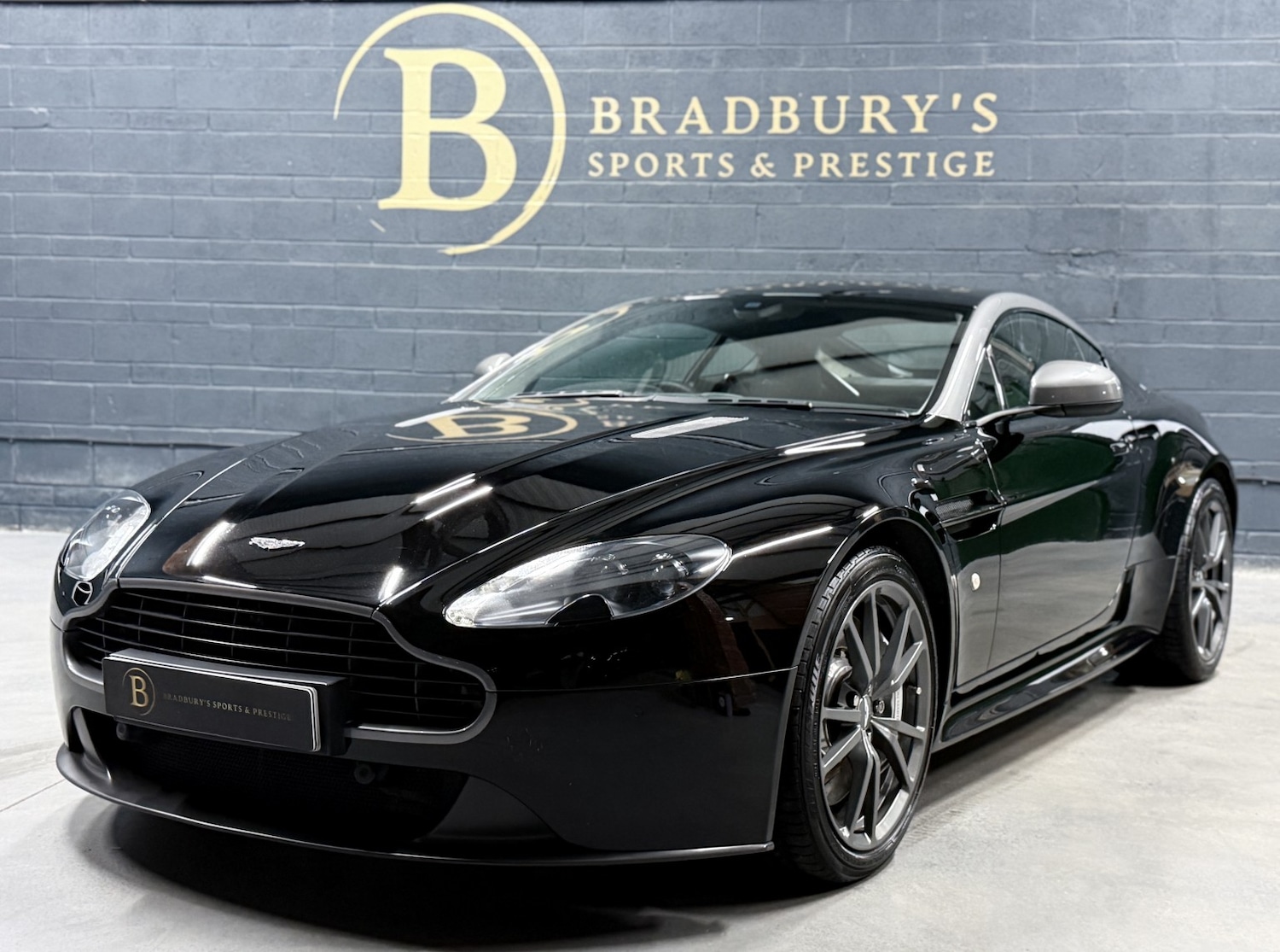 Used Aston Martin Vantage 2015 for sale - 77567517: Photo 13
