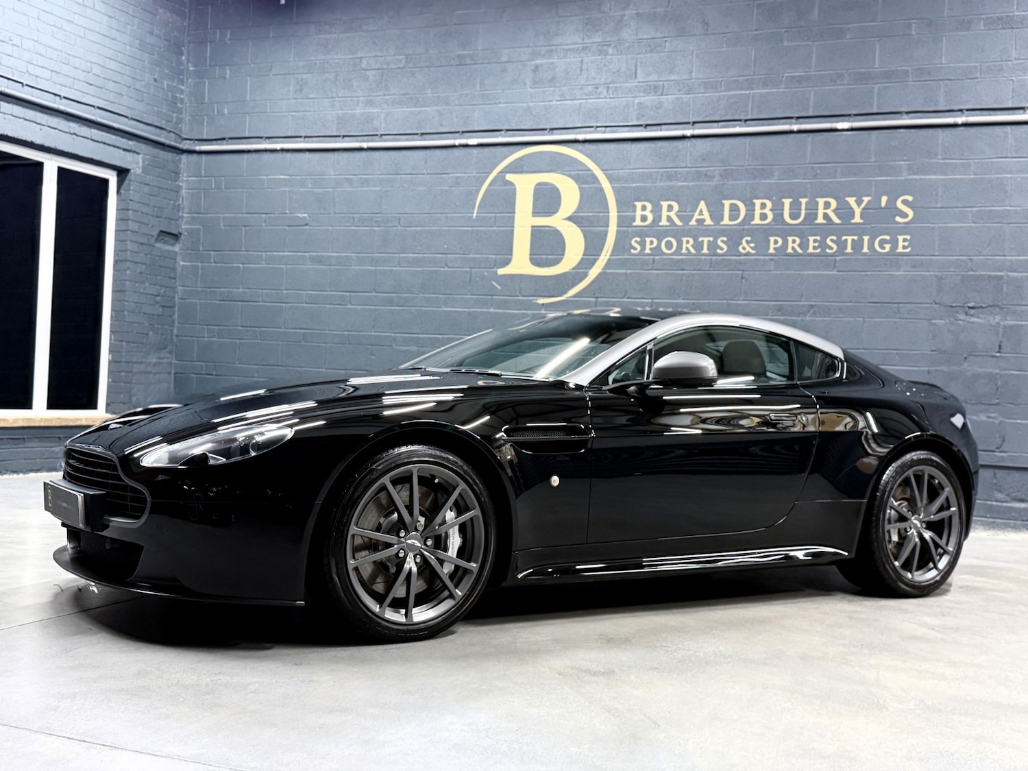 Used Aston Martin Vantage 2015 for sale - 77567517: Photo 22
