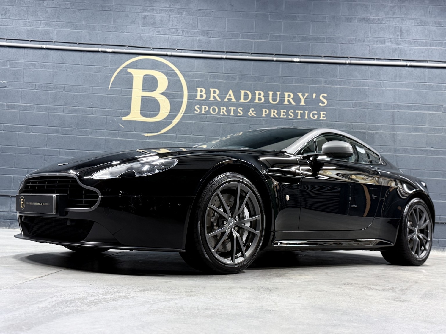 Used Aston Martin Vantage 2015 for sale - 77567517: Photo 32