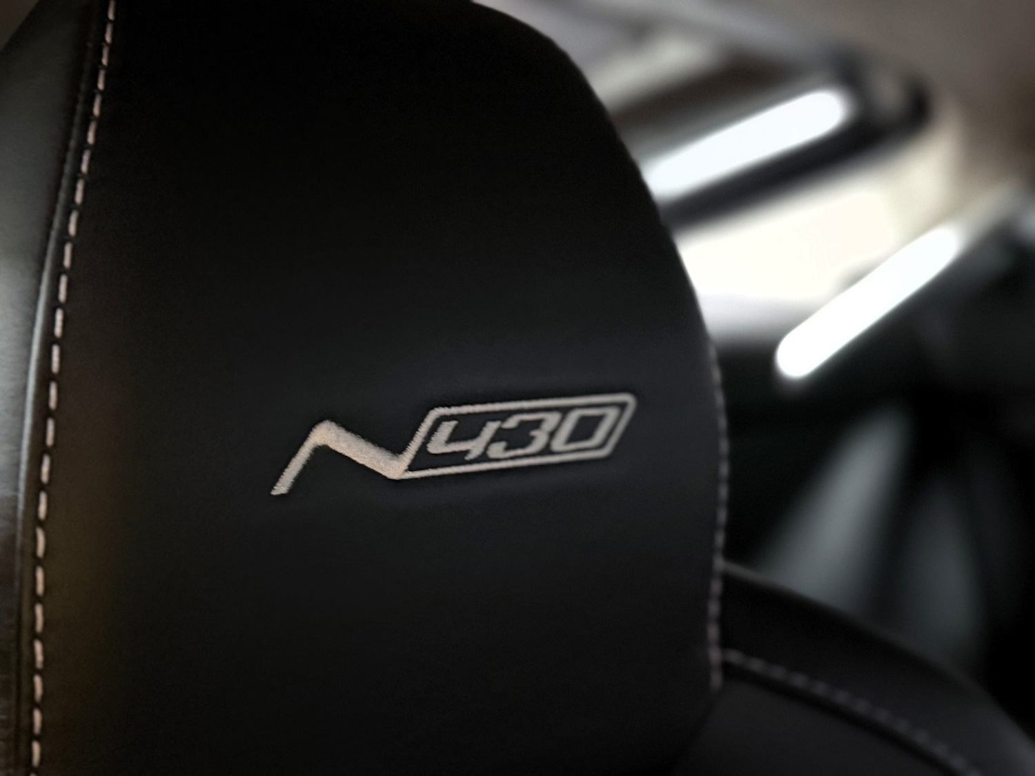 Used Aston Martin Vantage 2015 for sale - 77567517: Photo 33