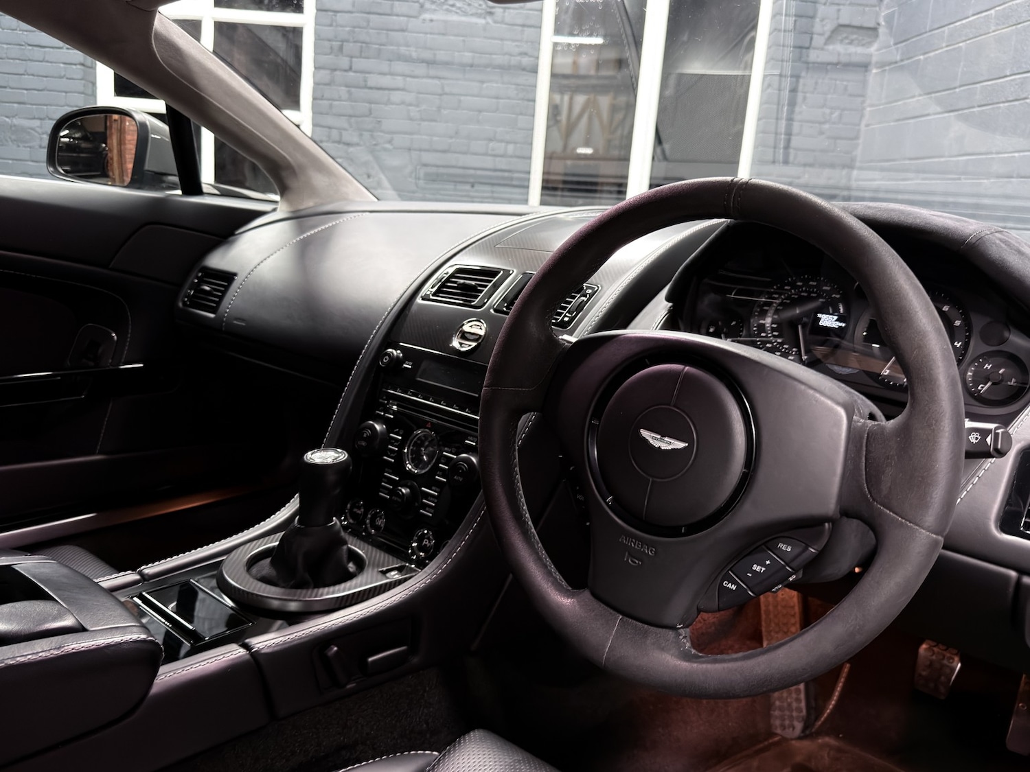 Used Aston Martin Vantage 2015 for sale - 77567517: Photo 35