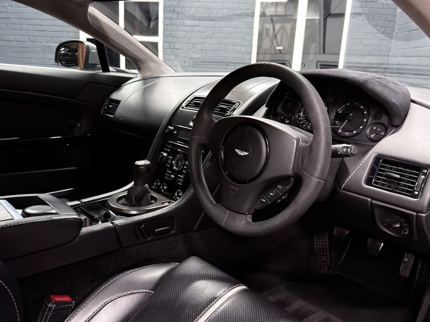 Used Aston Martin Vantage 2015 for sale - 77567517: Photo 36