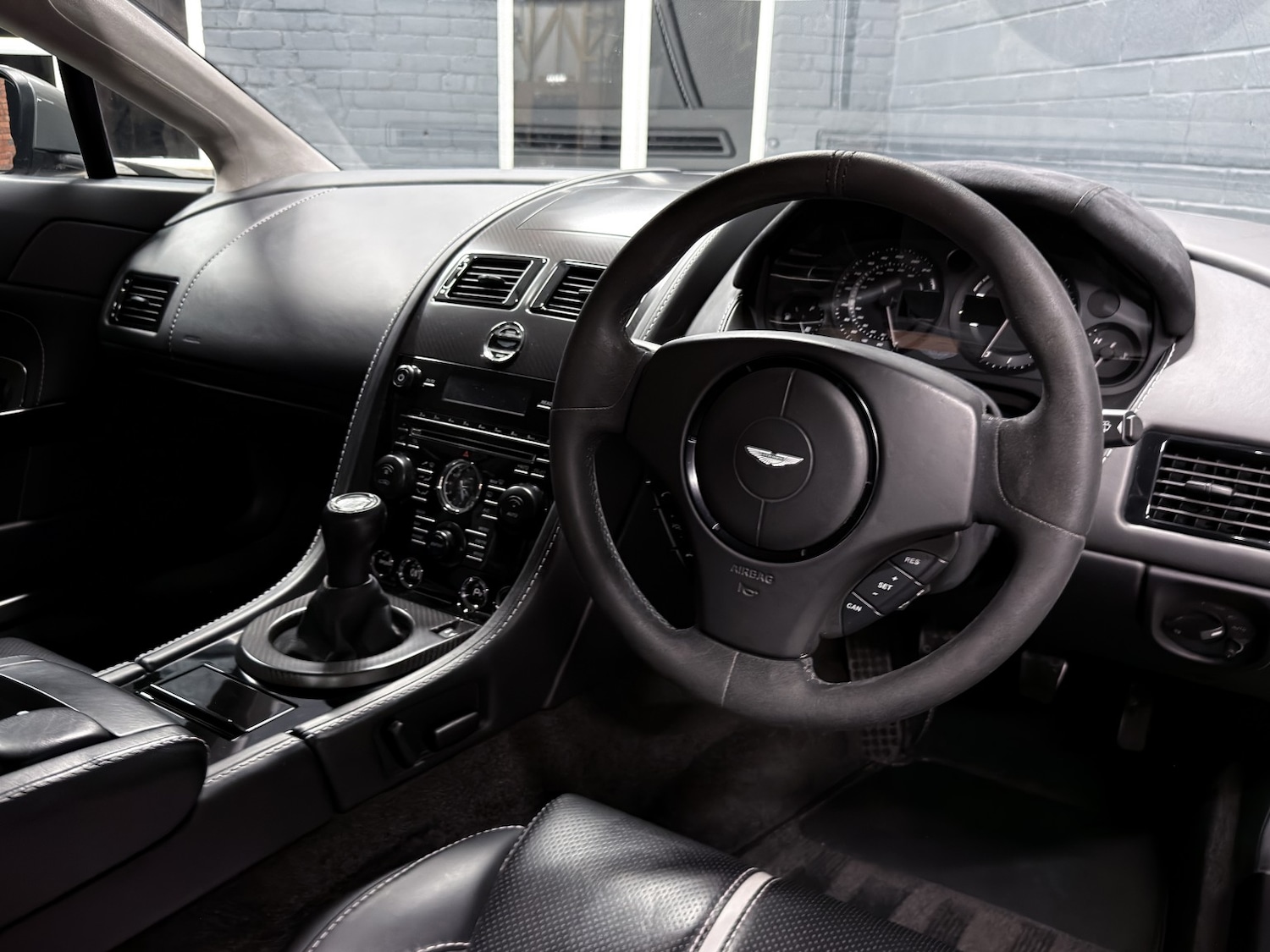 Used Aston Martin Vantage 2015 for sale - 77567517: Photo 37