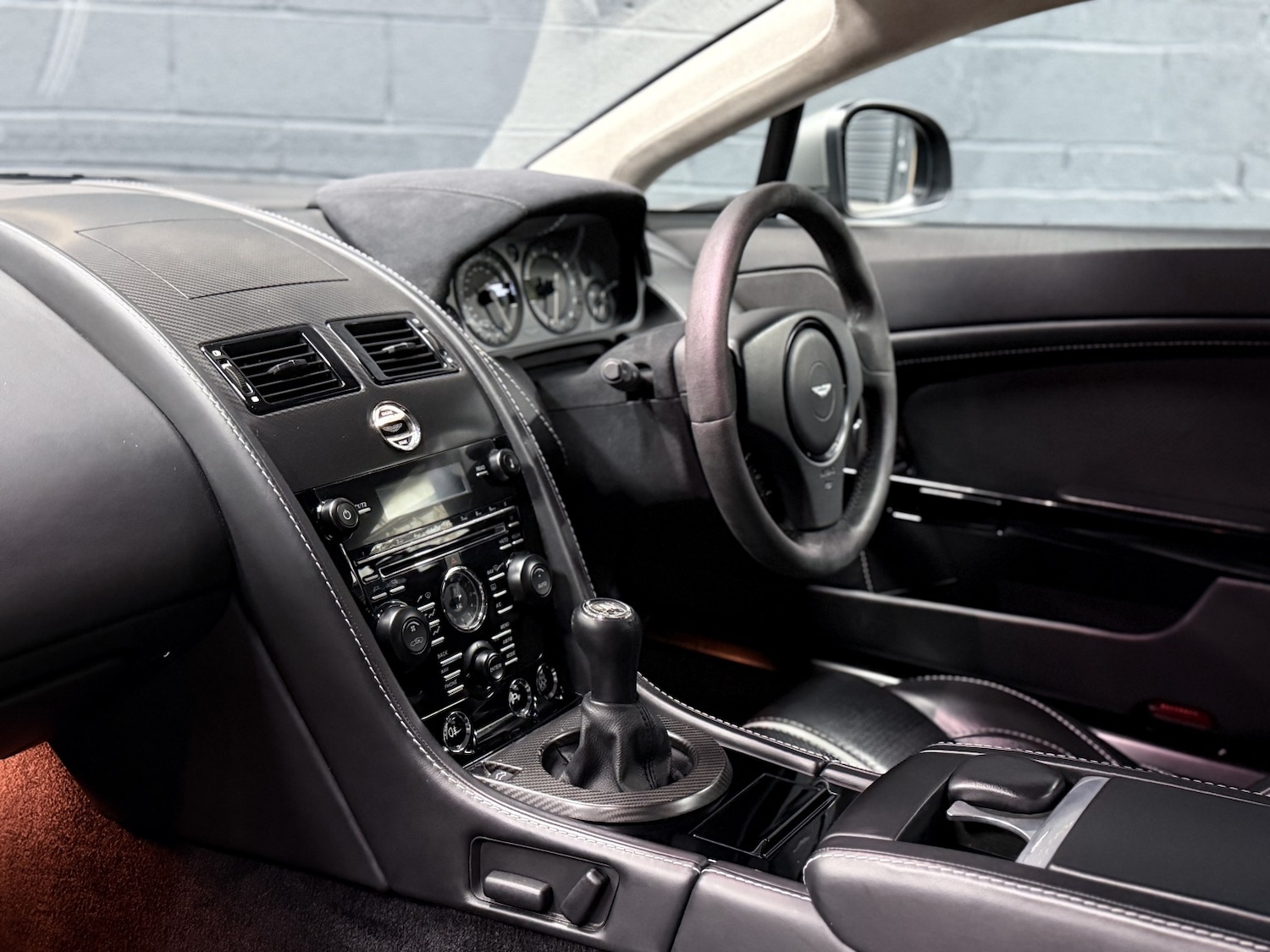 Used Aston Martin Vantage 2015 for sale - 77567517: Photo 39