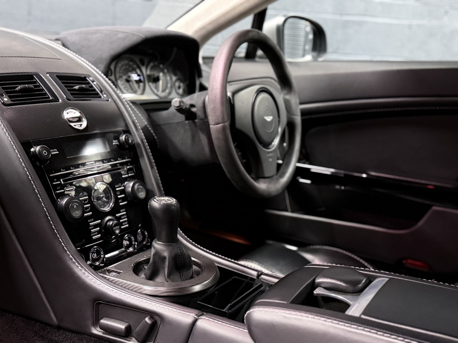 Used Aston Martin Vantage 2015 for sale - 77567517: Photo 42