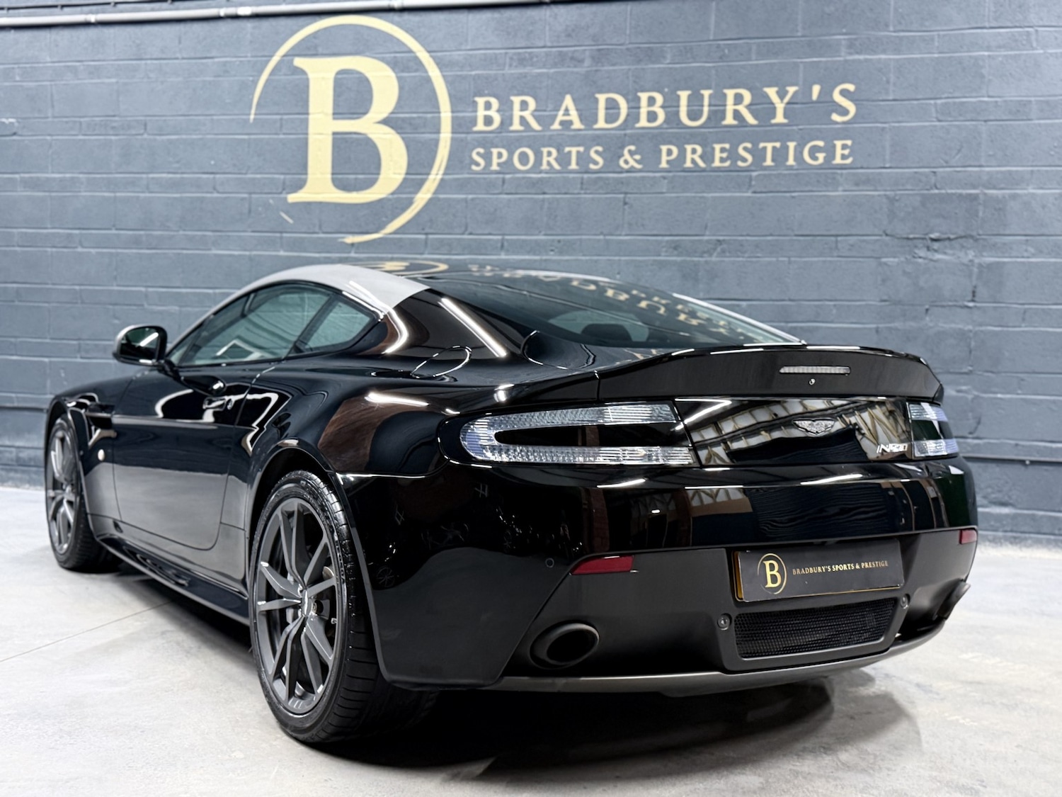 Used Aston Martin Vantage 2015 for sale - 77567517: Photo 45