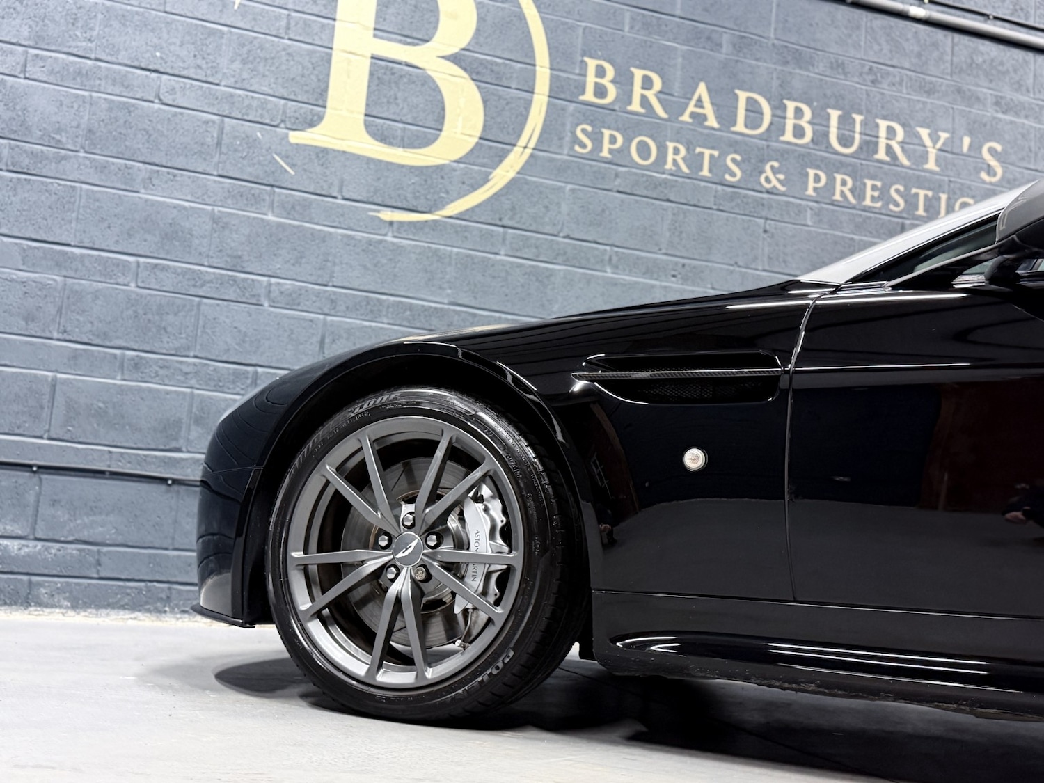 Used Aston Martin Vantage 2015 for sale - 77567517: Photo 47