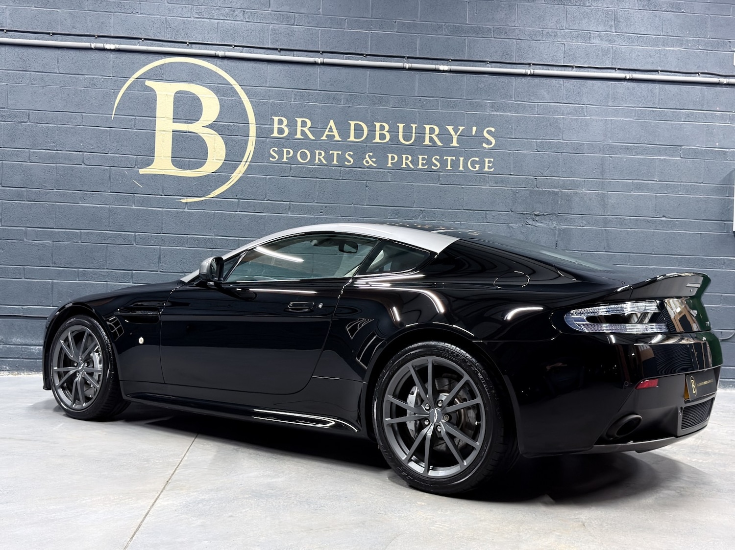 Used Aston Martin Vantage 2015 for sale - 77567517: Photo 48
