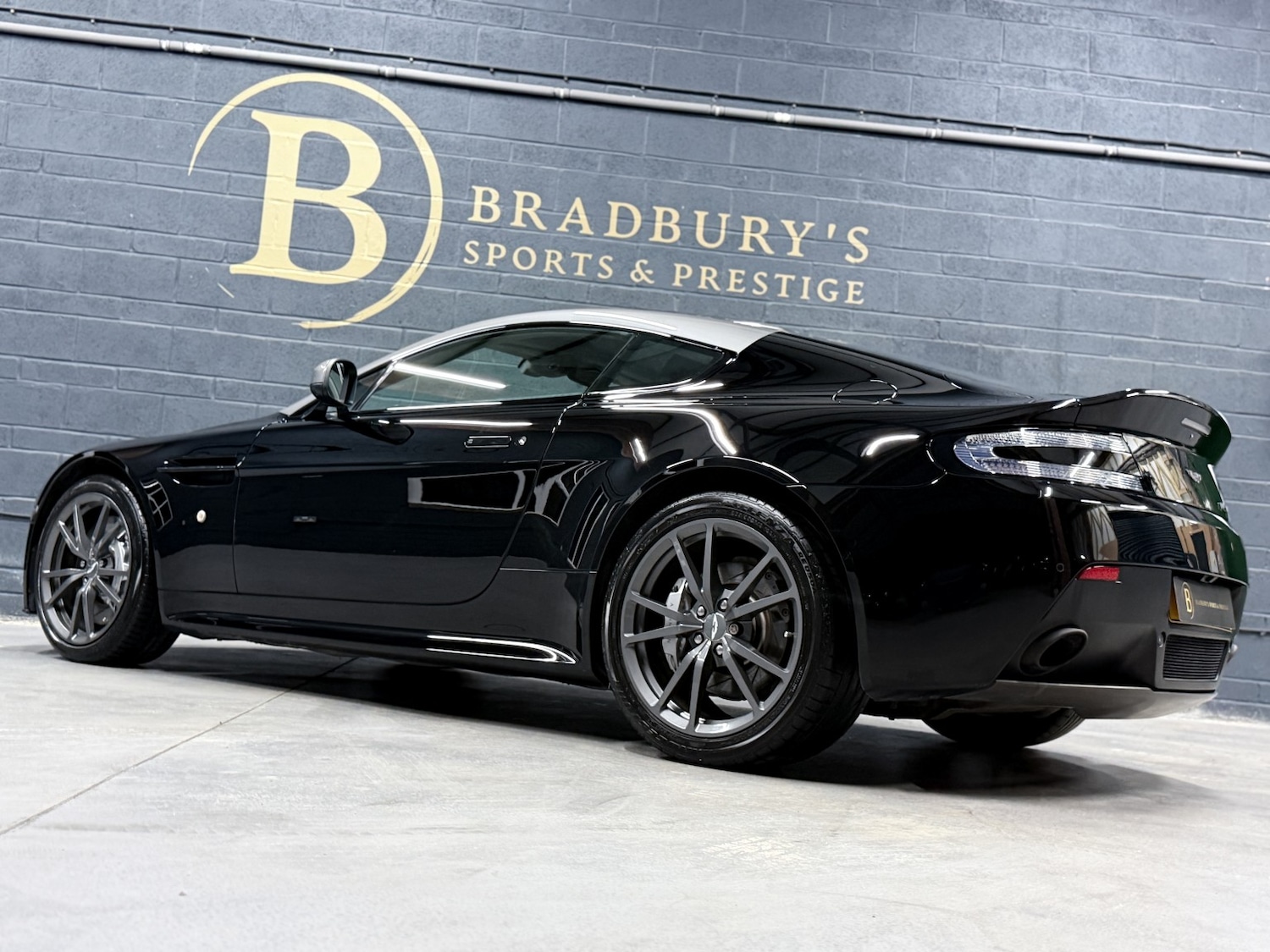 Used Aston Martin Vantage 2015 for sale - 77567517: Photo 49