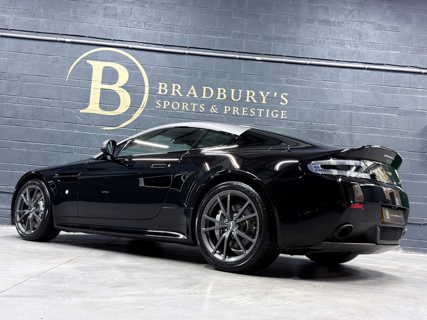 Used Aston Martin Vantage 2015 for sale - 77567517: Photo 51