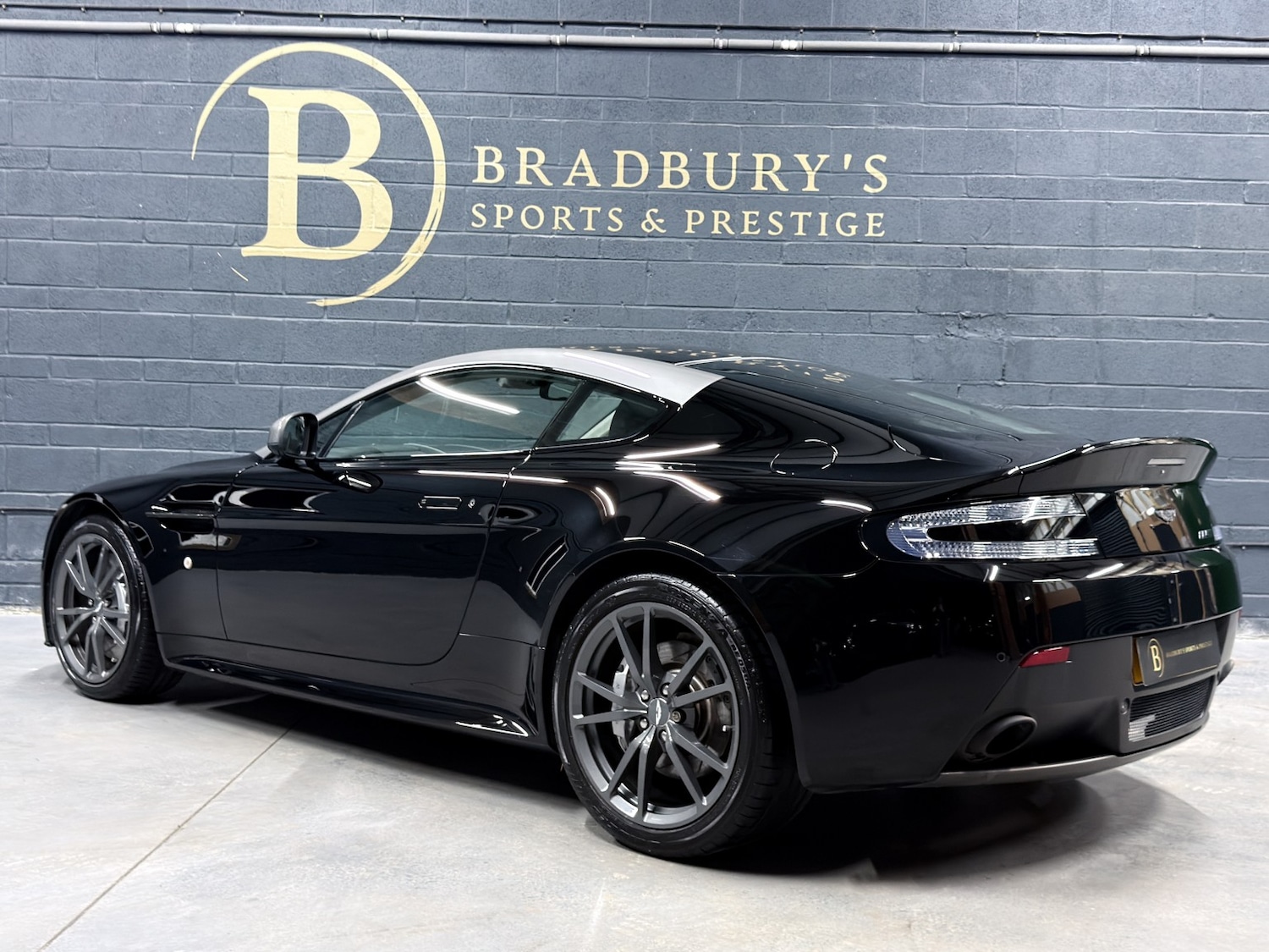 Used Aston Martin Vantage 2015 for sale - 77567517: Photo 52