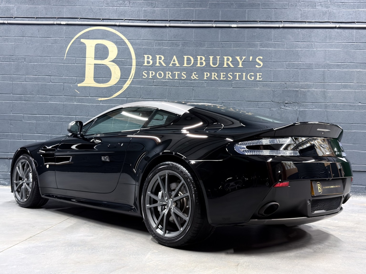 Used Aston Martin Vantage 2015 for sale - 77567517: Photo 53