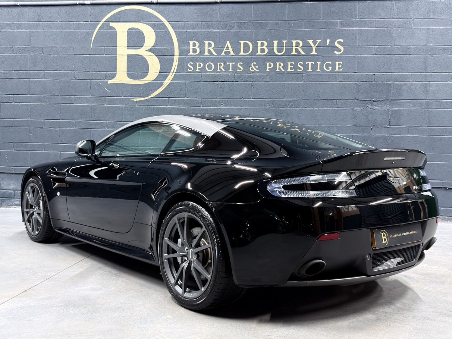 Used Aston Martin Vantage 2015 for sale - 77567517: Photo 54