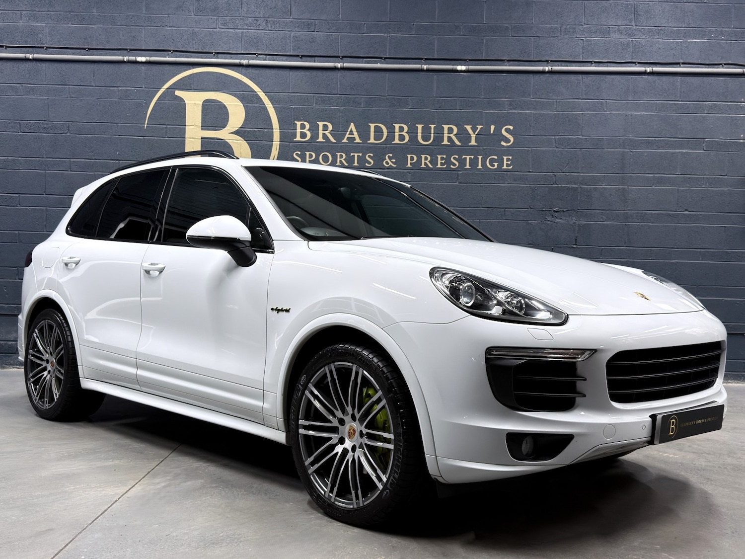 Used Porsche Cayenne 2017 for sale - 76725576: Photo 1
