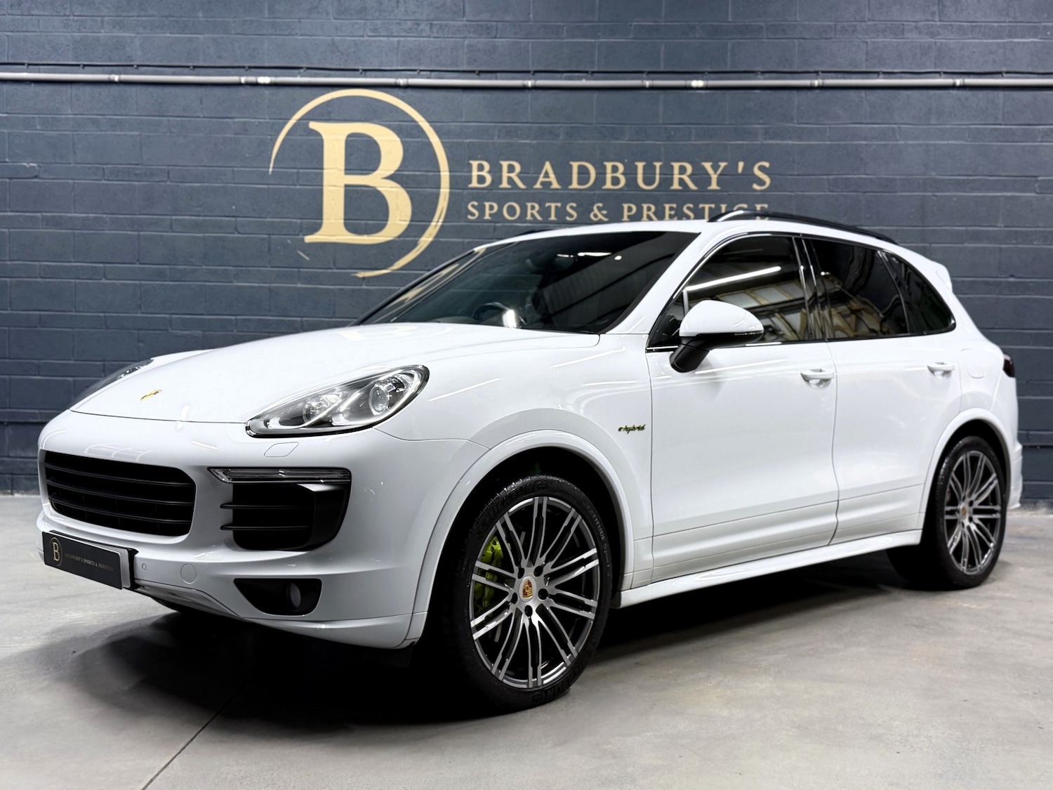 Used Porsche Cayenne 2017 for sale - 76725576: Photo 3