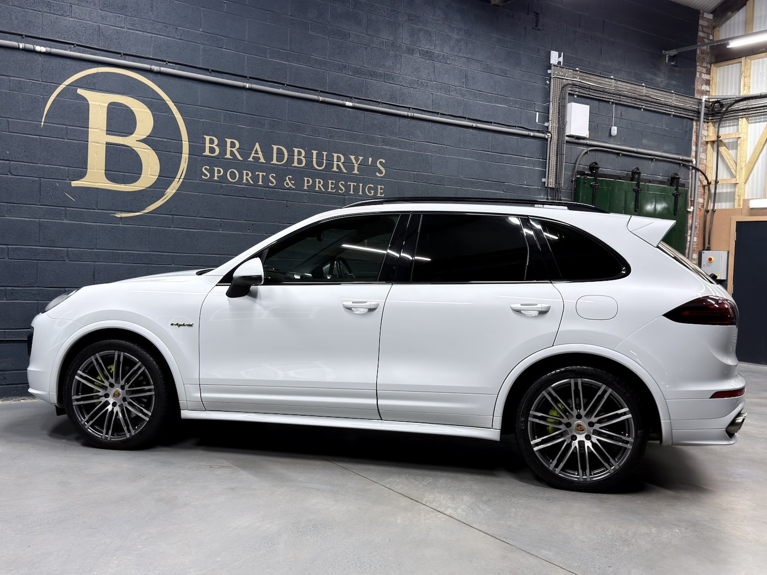 Used Porsche Cayenne 2017 for sale - 76725576: Photo 58