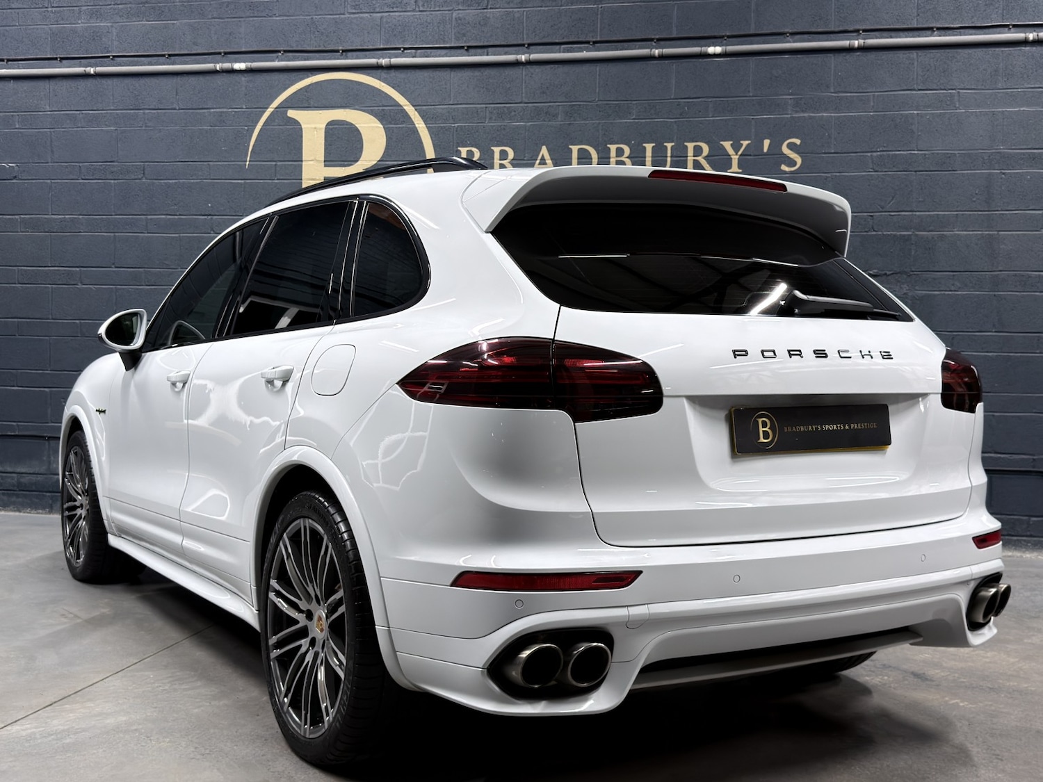 Used Porsche Cayenne 2017 for sale - 76725576: Photo 60