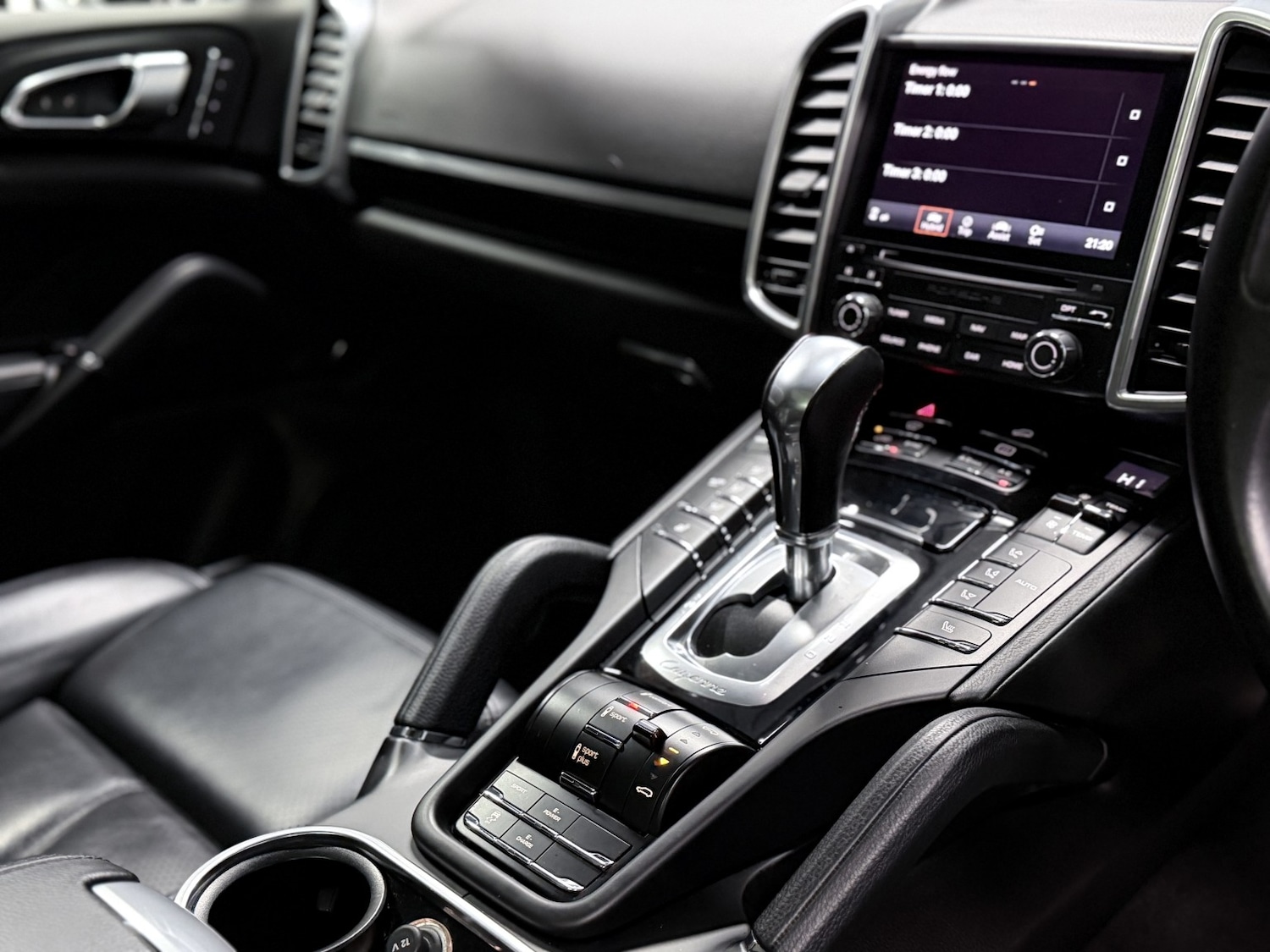 Used Porsche Cayenne 2017 for sale - 76725576: Photo 70