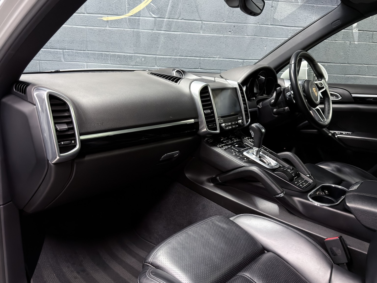 Used Porsche Cayenne 2017 for sale - 76725576: Photo 81