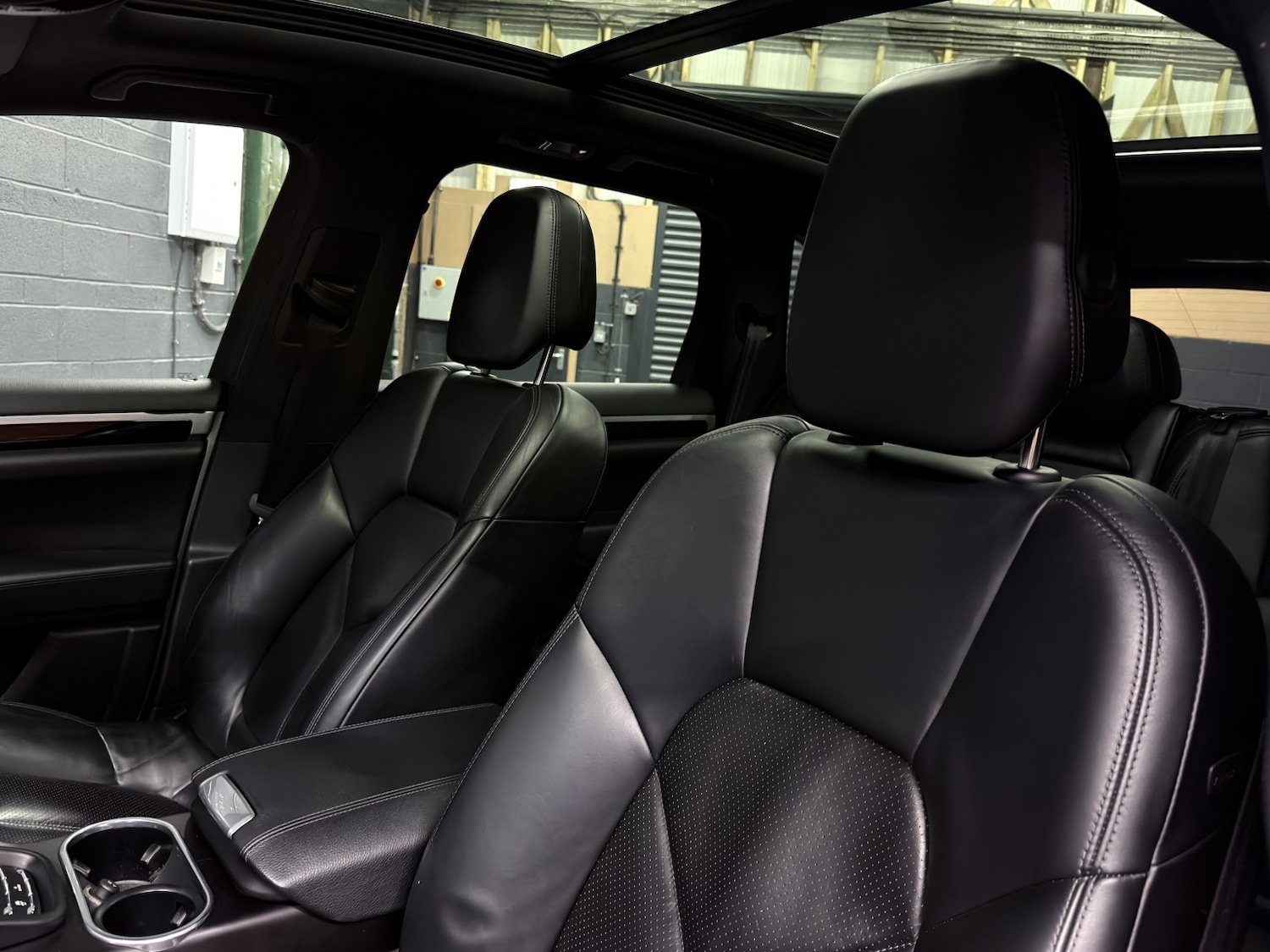 Used Porsche Cayenne 2017 for sale - 76725576: Photo 83