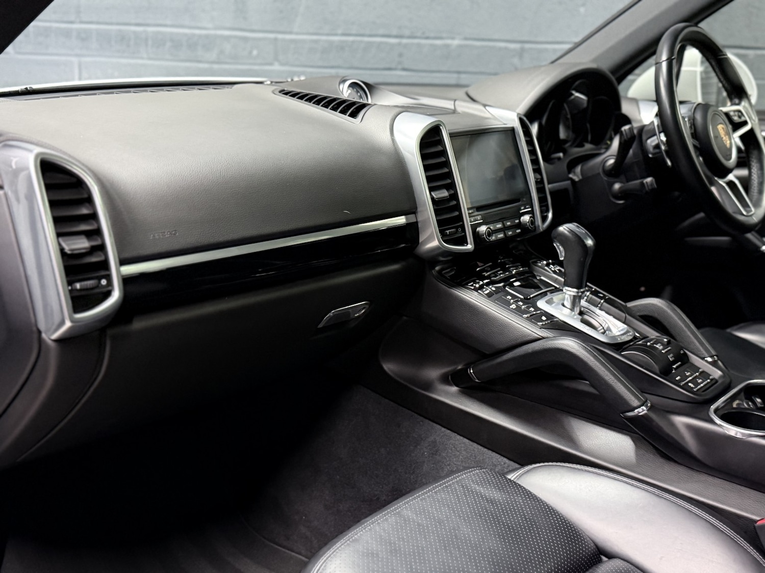 Used Porsche Cayenne 2017 for sale - 76725576: Photo 84