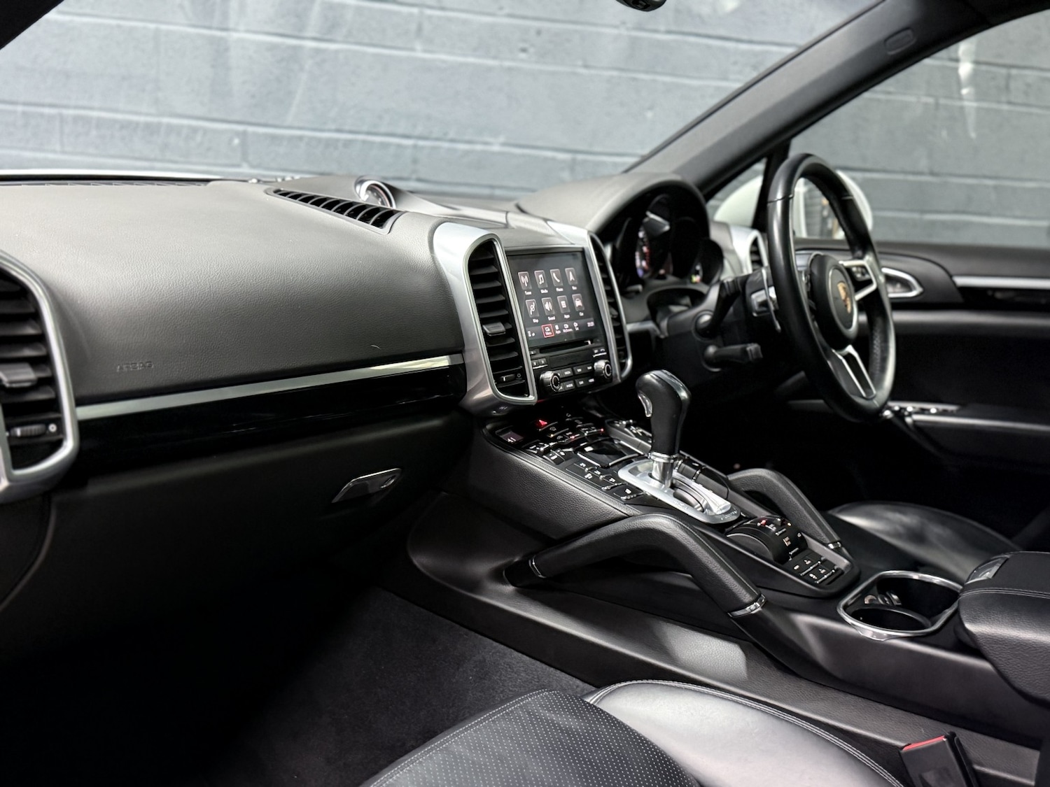 Used Porsche Cayenne 2017 for sale - 76725576: Photo 86