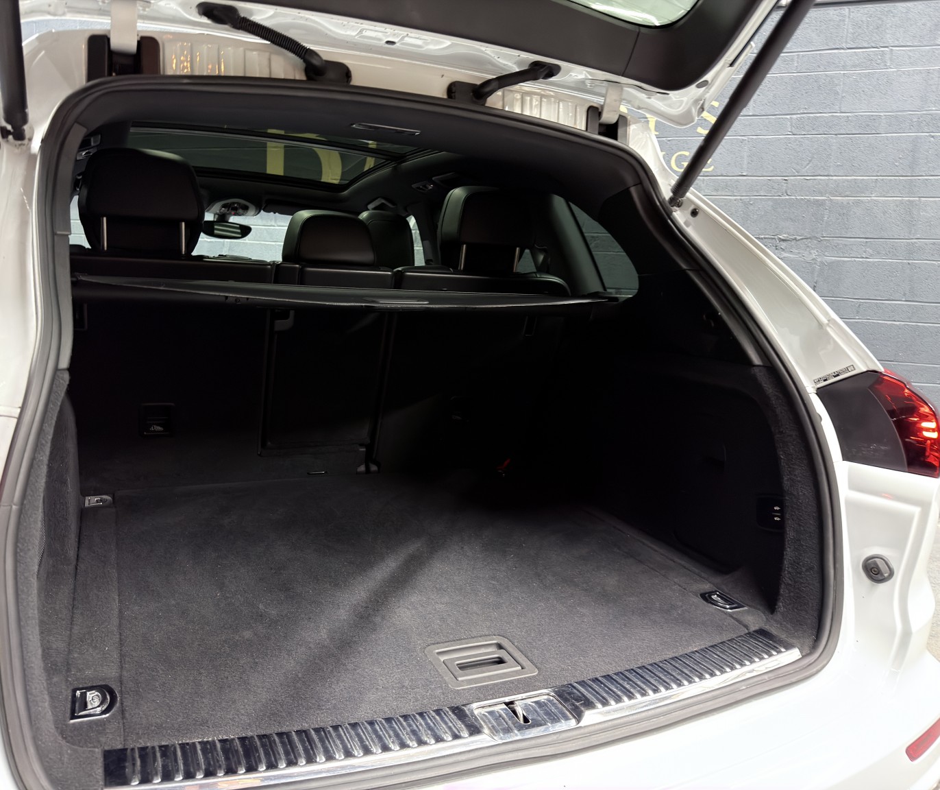 Used Porsche Cayenne 2017 for sale - 76725576: Photo 91