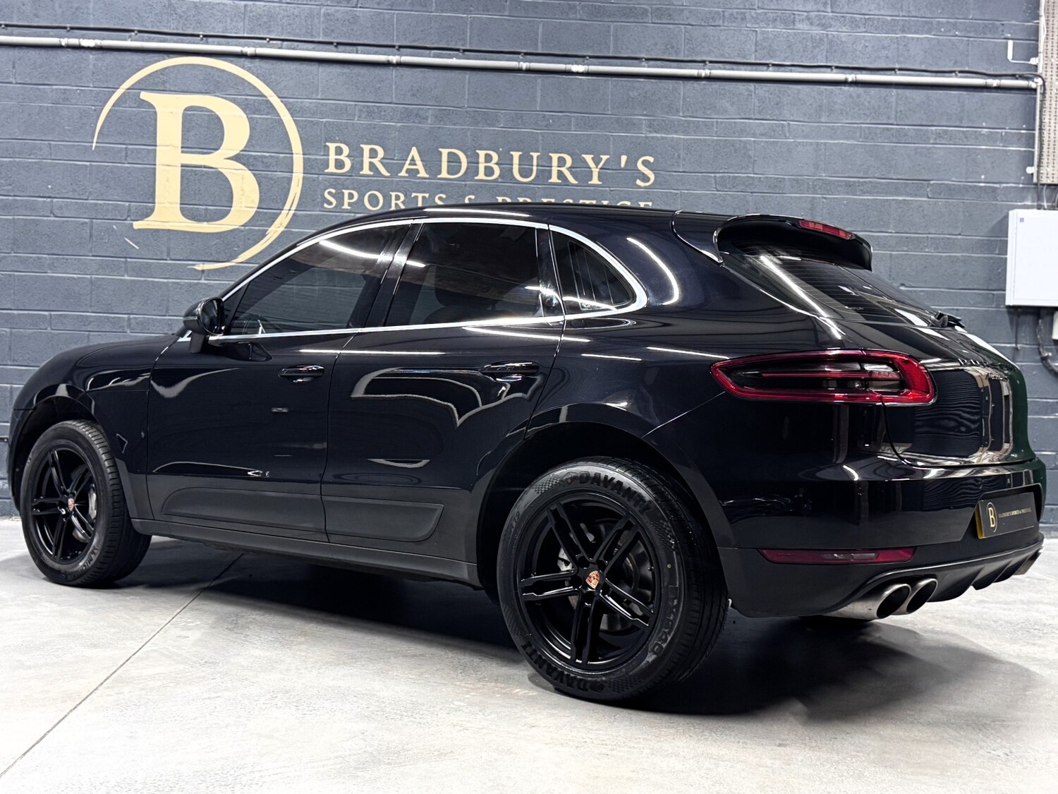 Used Porsche Macan 2017 for sale - 76380319: Photo 32