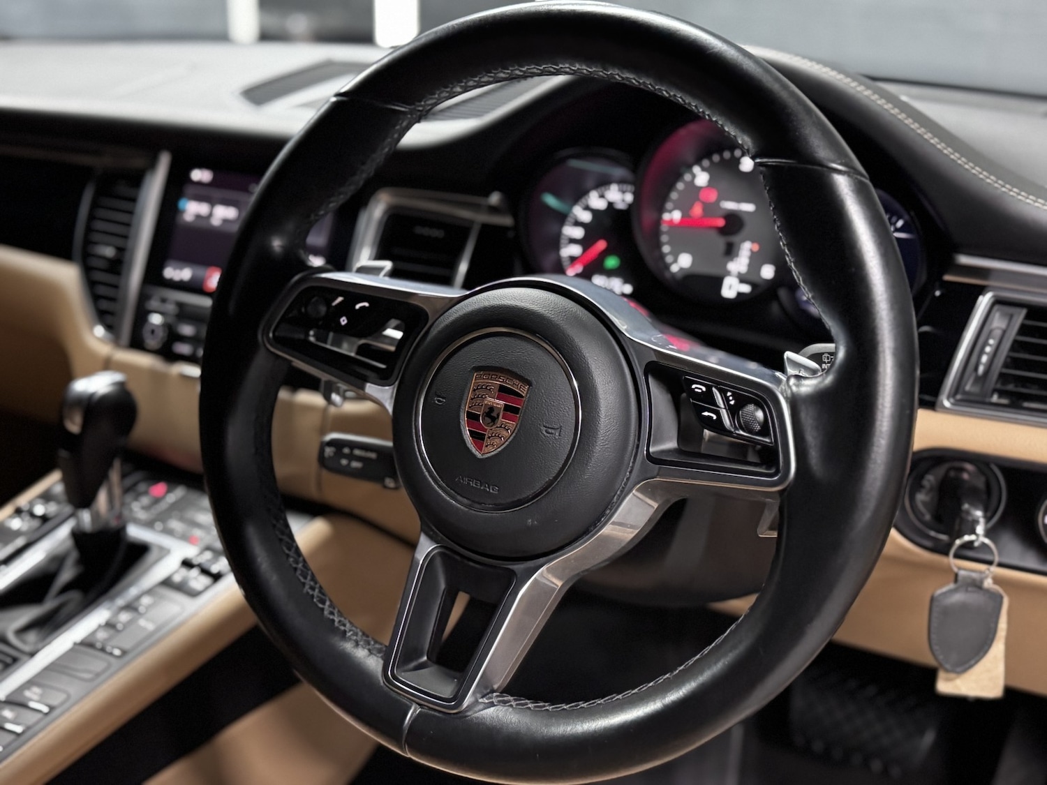 Used Porsche Macan 2017 for sale - 76380319: Photo 38