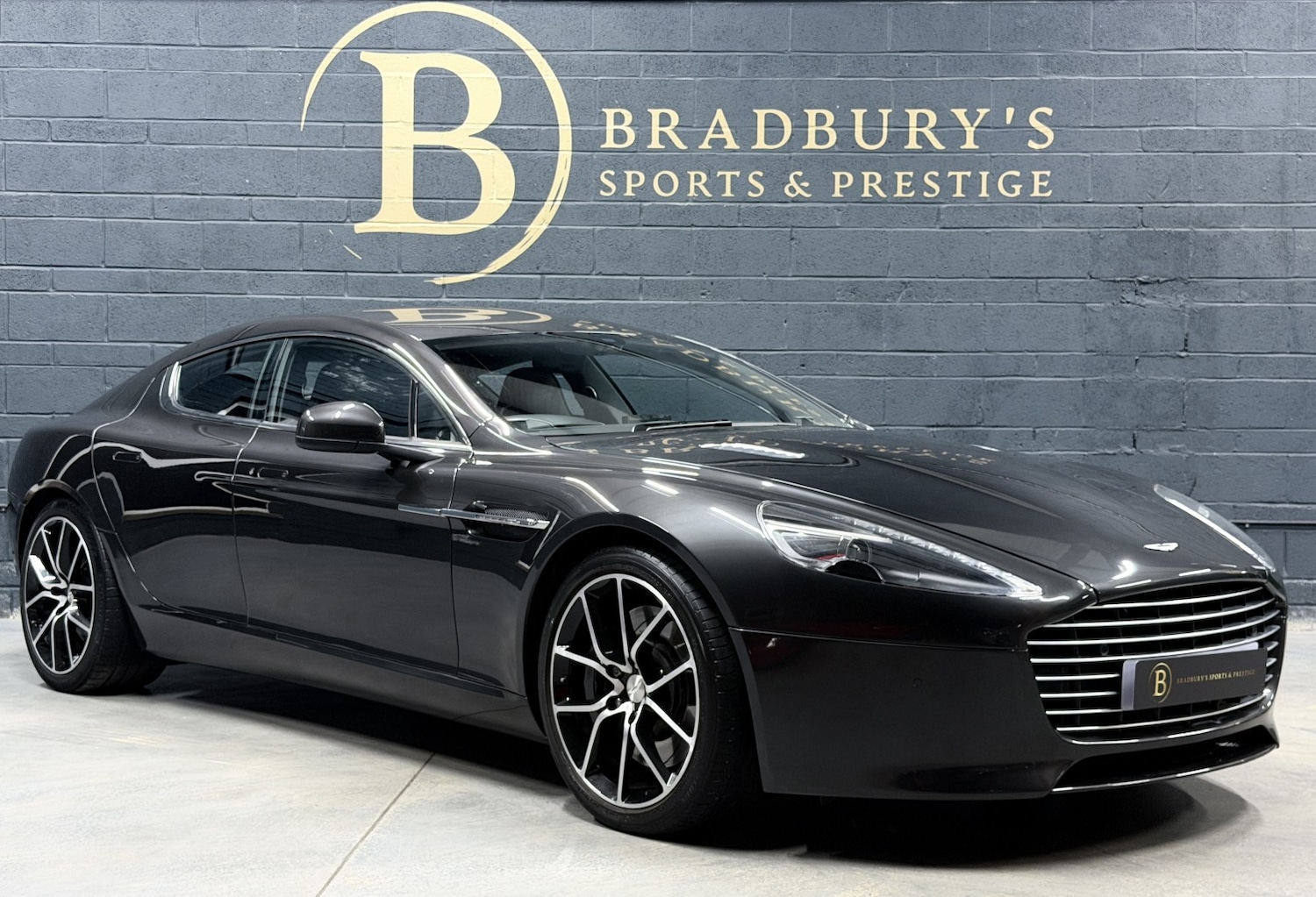 Used Aston Martin Rapide 2013 for sale - 78217997: Photo 2