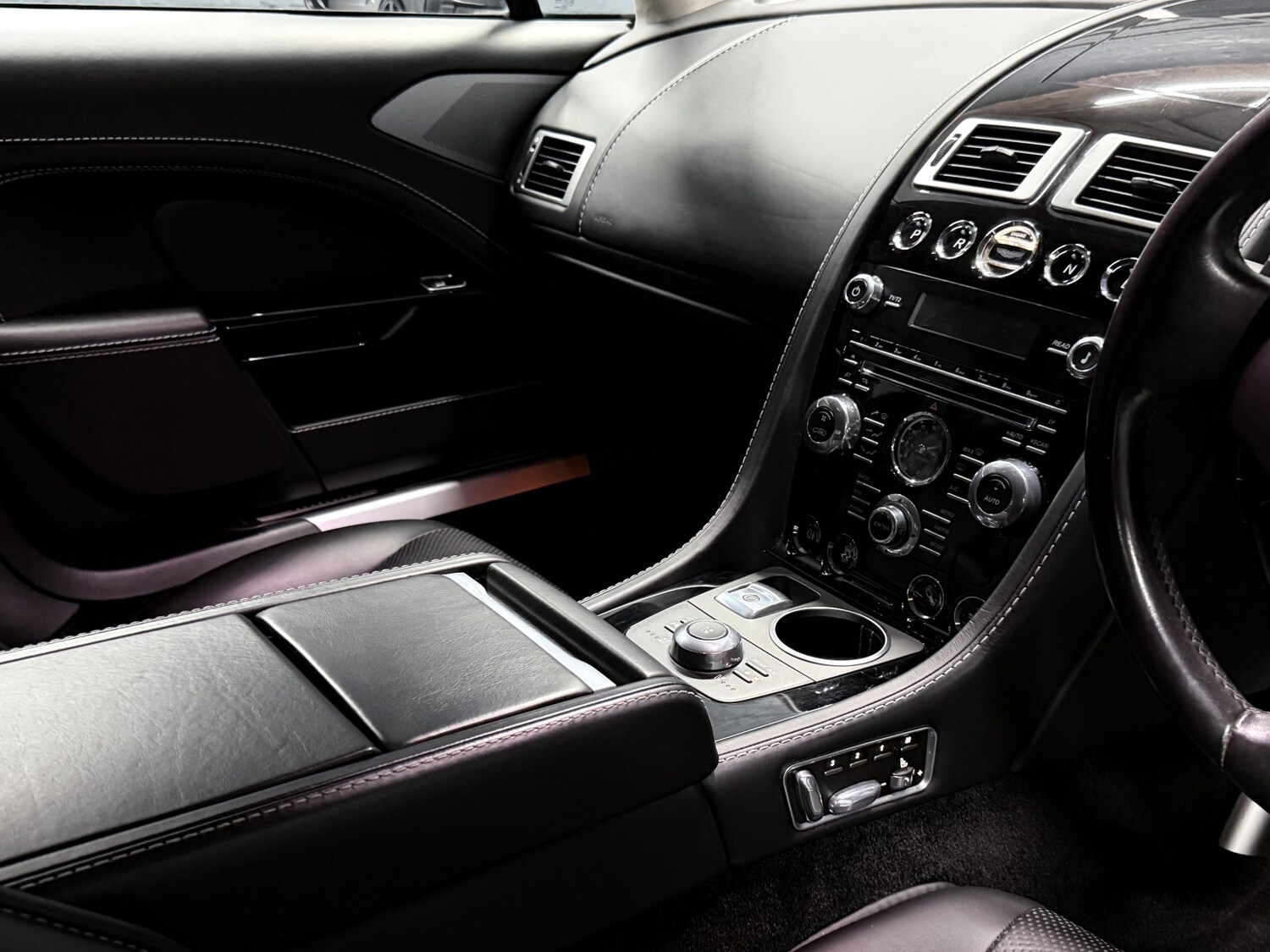 Used Aston Martin Rapide 2013 for sale - 78217997: Photo 89